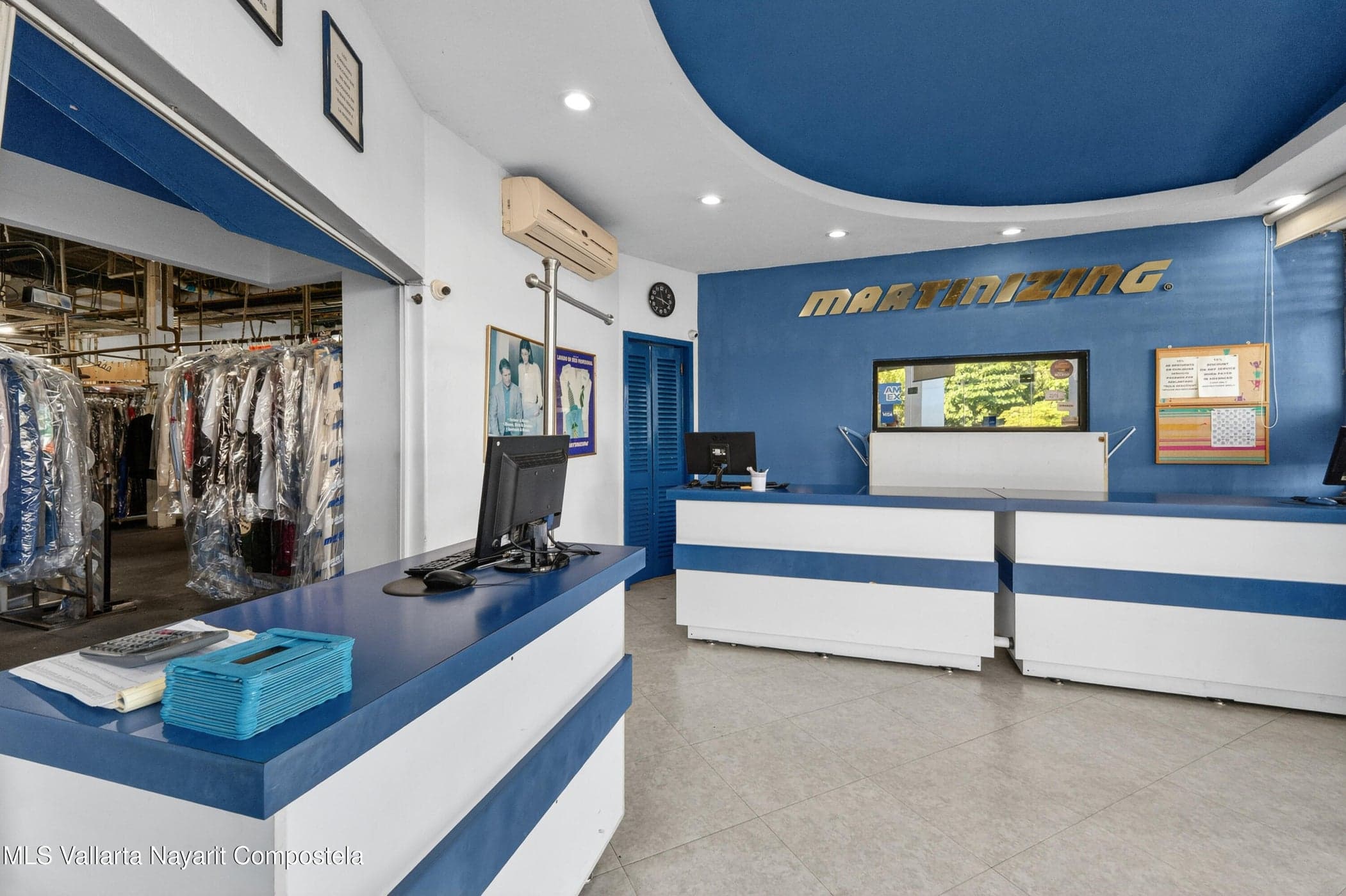 Local F-27 Plaza Marina