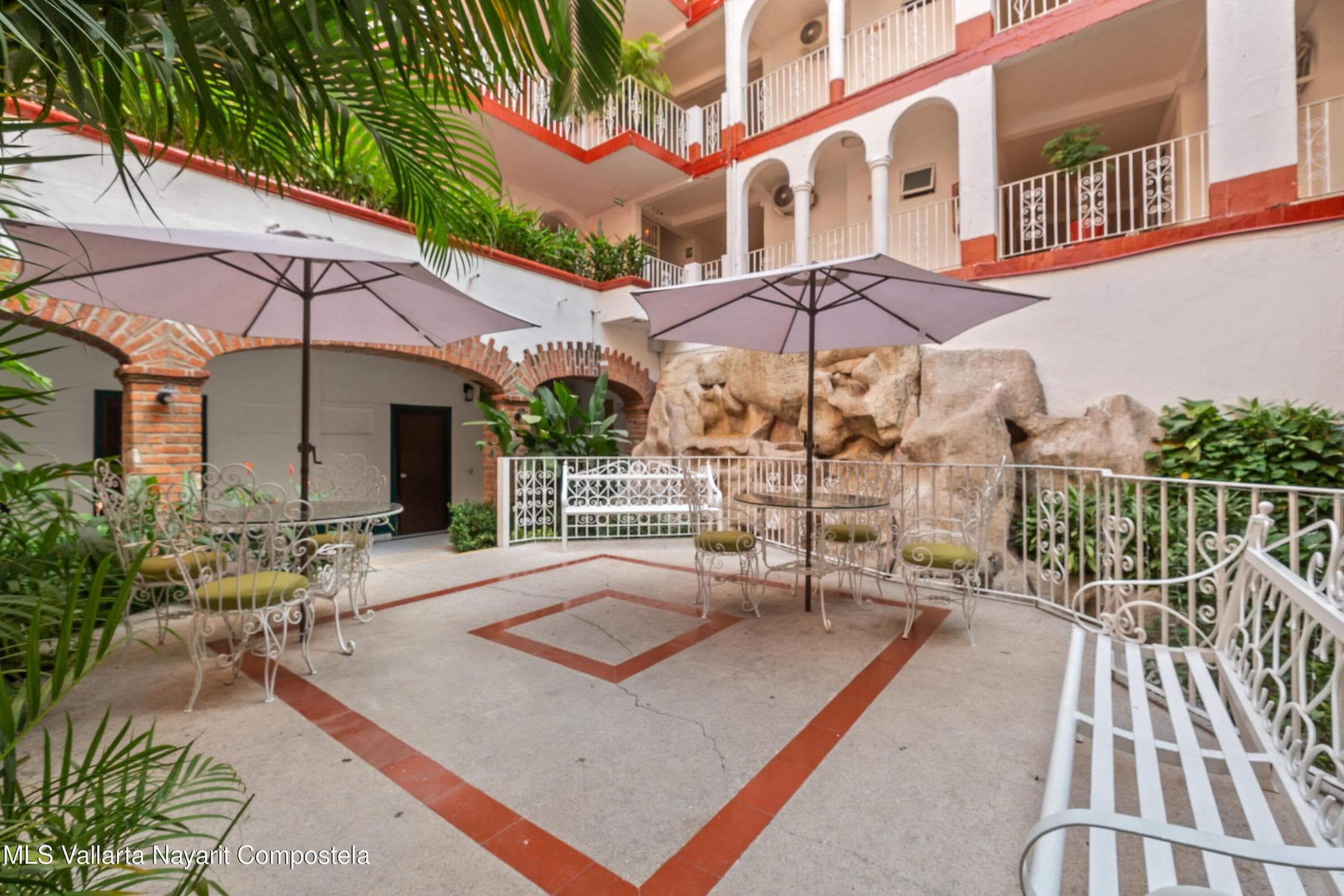 HOTEL ENCINO