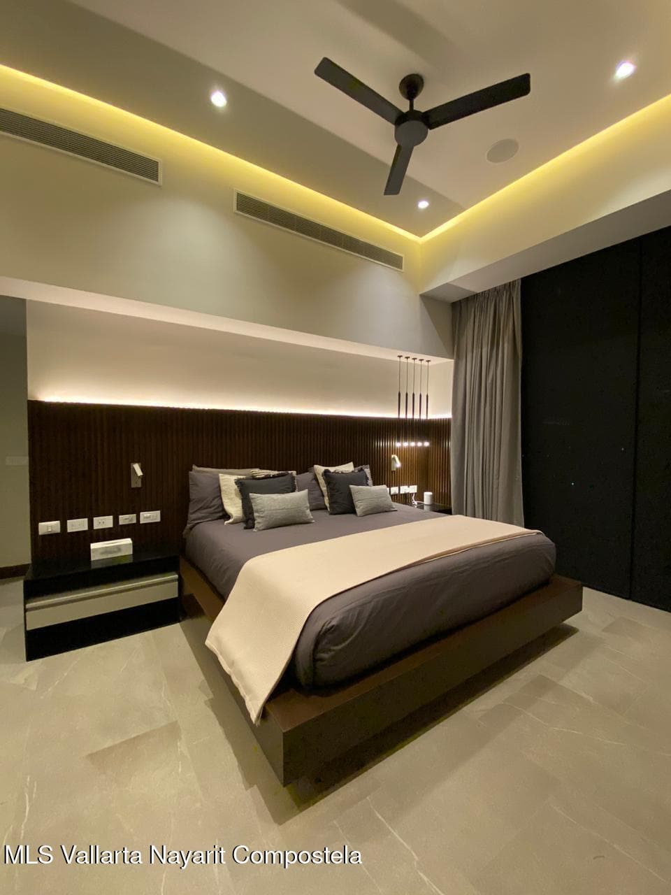 Penthouse 1201, T1