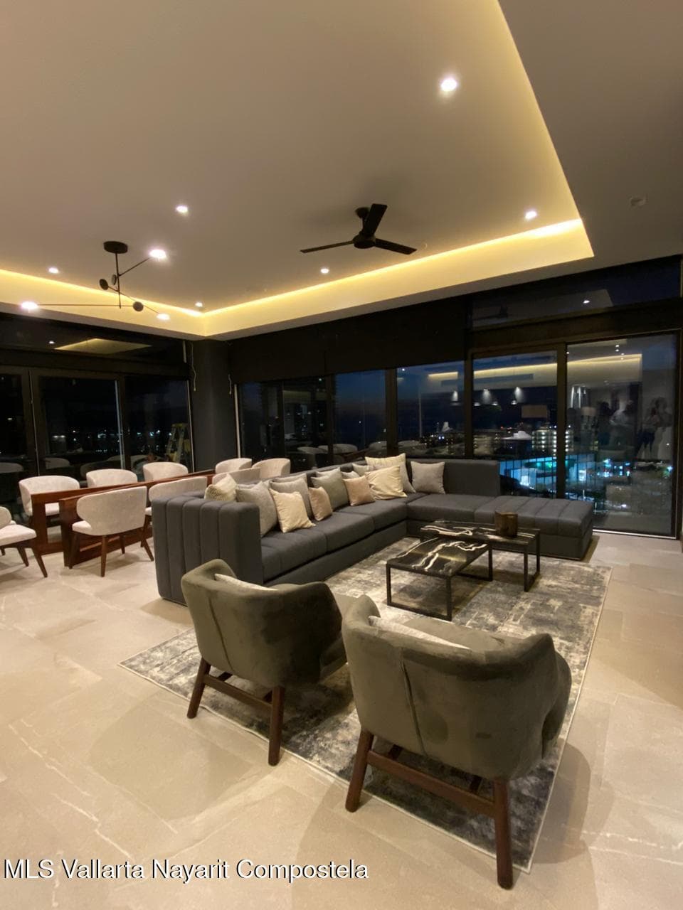 Penthouse 1201, T1