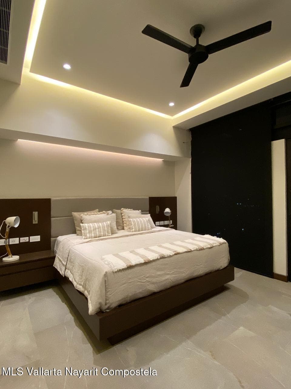 Penthouse 1201, T1
