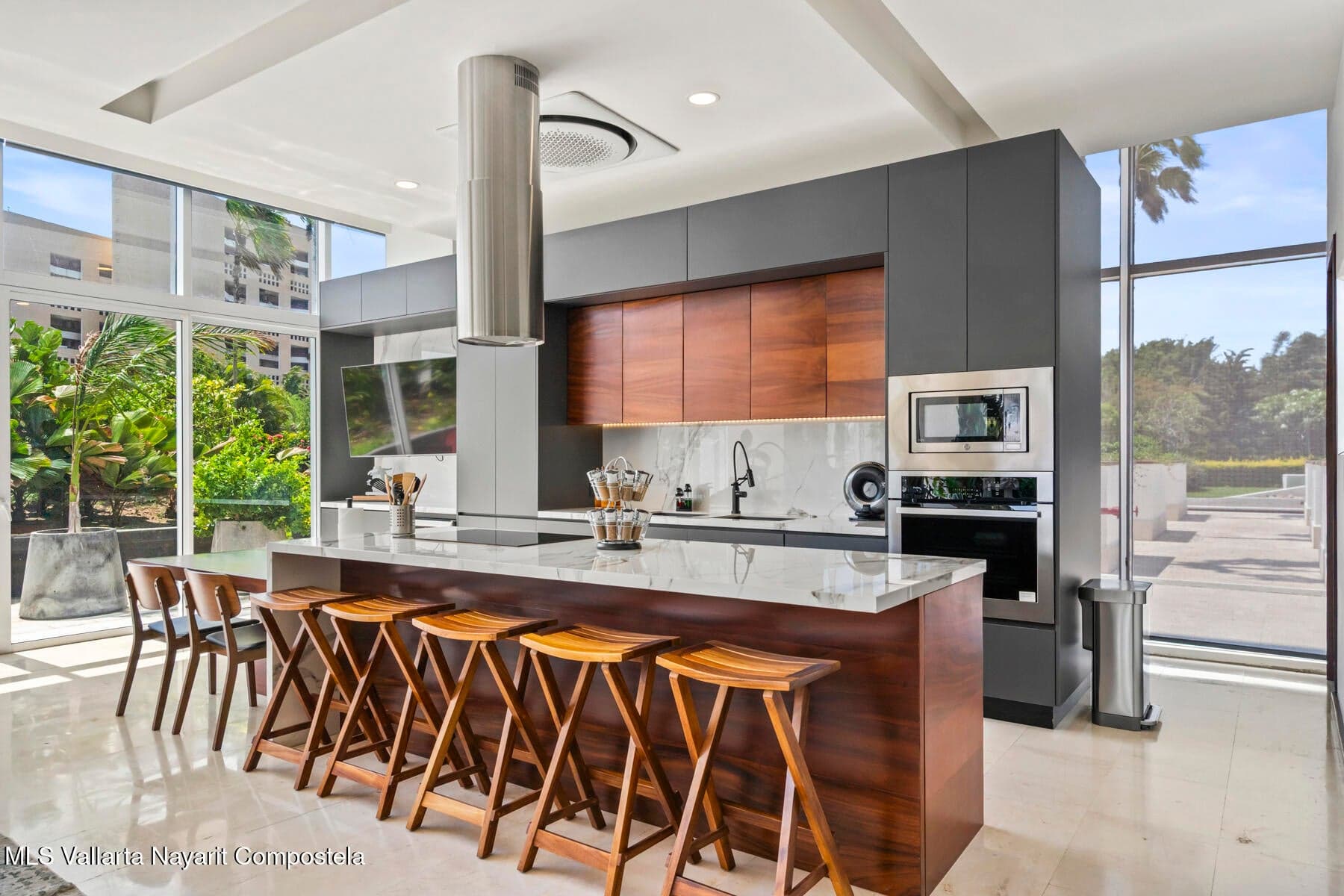 Tres Mares Garden Residence