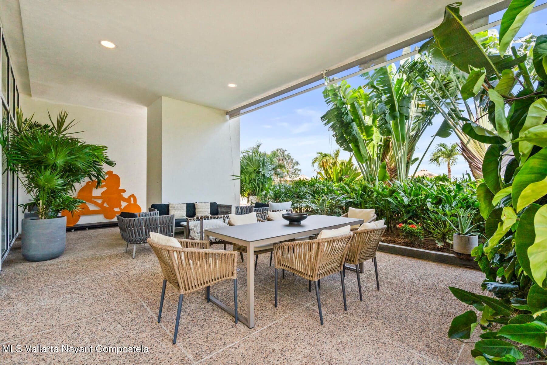Tres Mares Garden Residence
