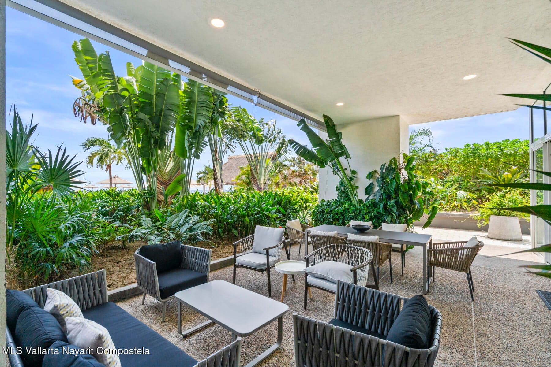Tres Mares Garden Residence