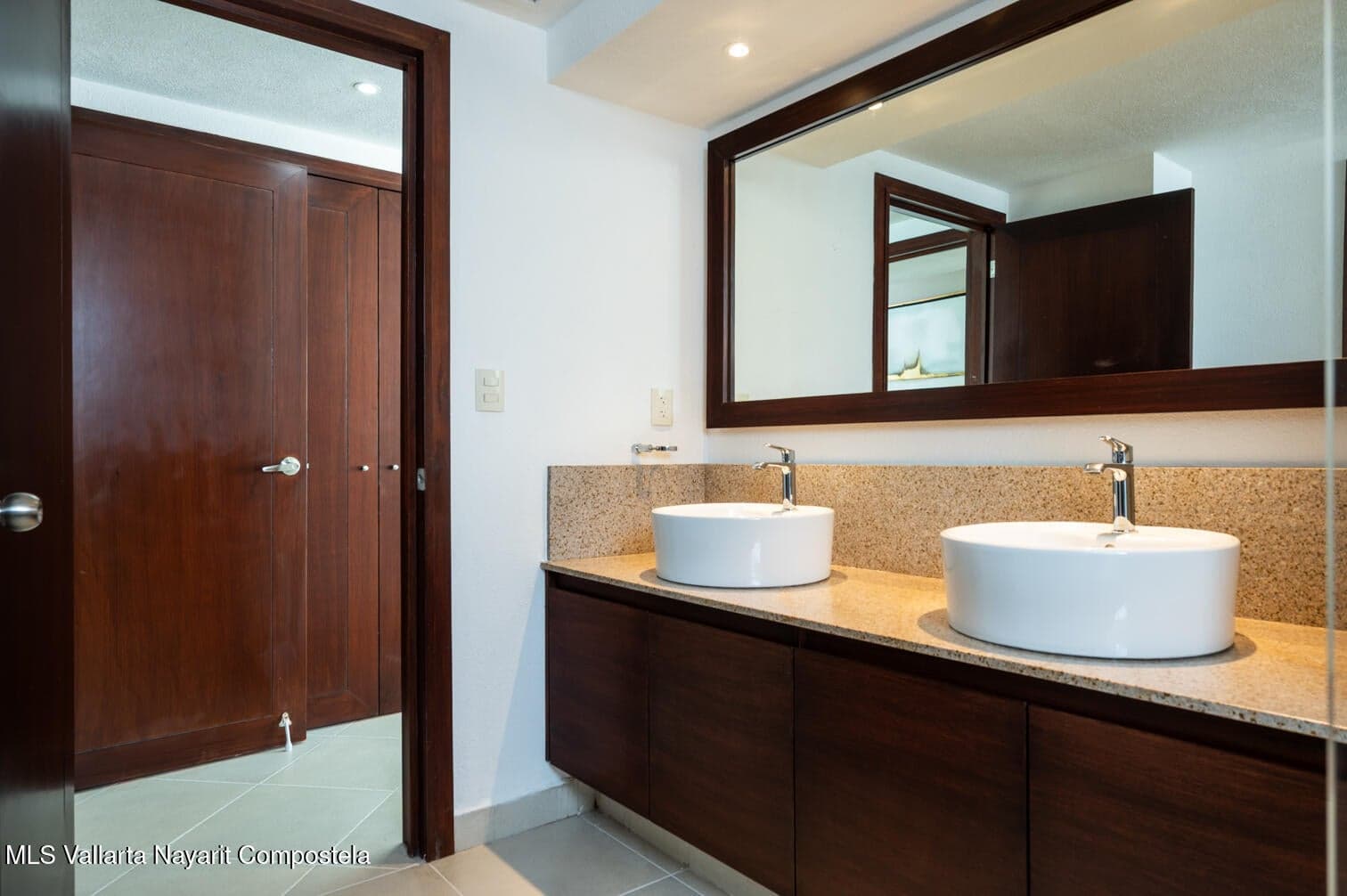 Grand Venetian 2501-T 1000