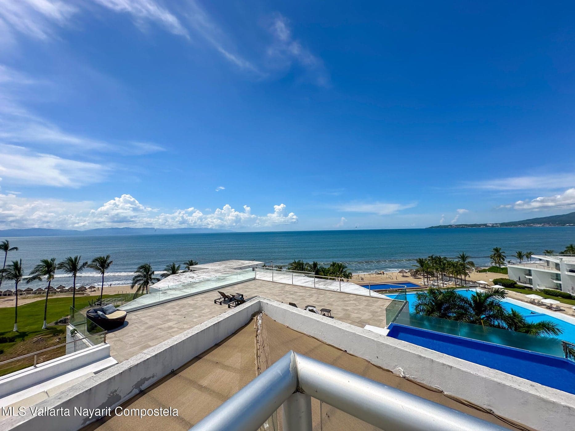 Penthouse Coral Tower 1