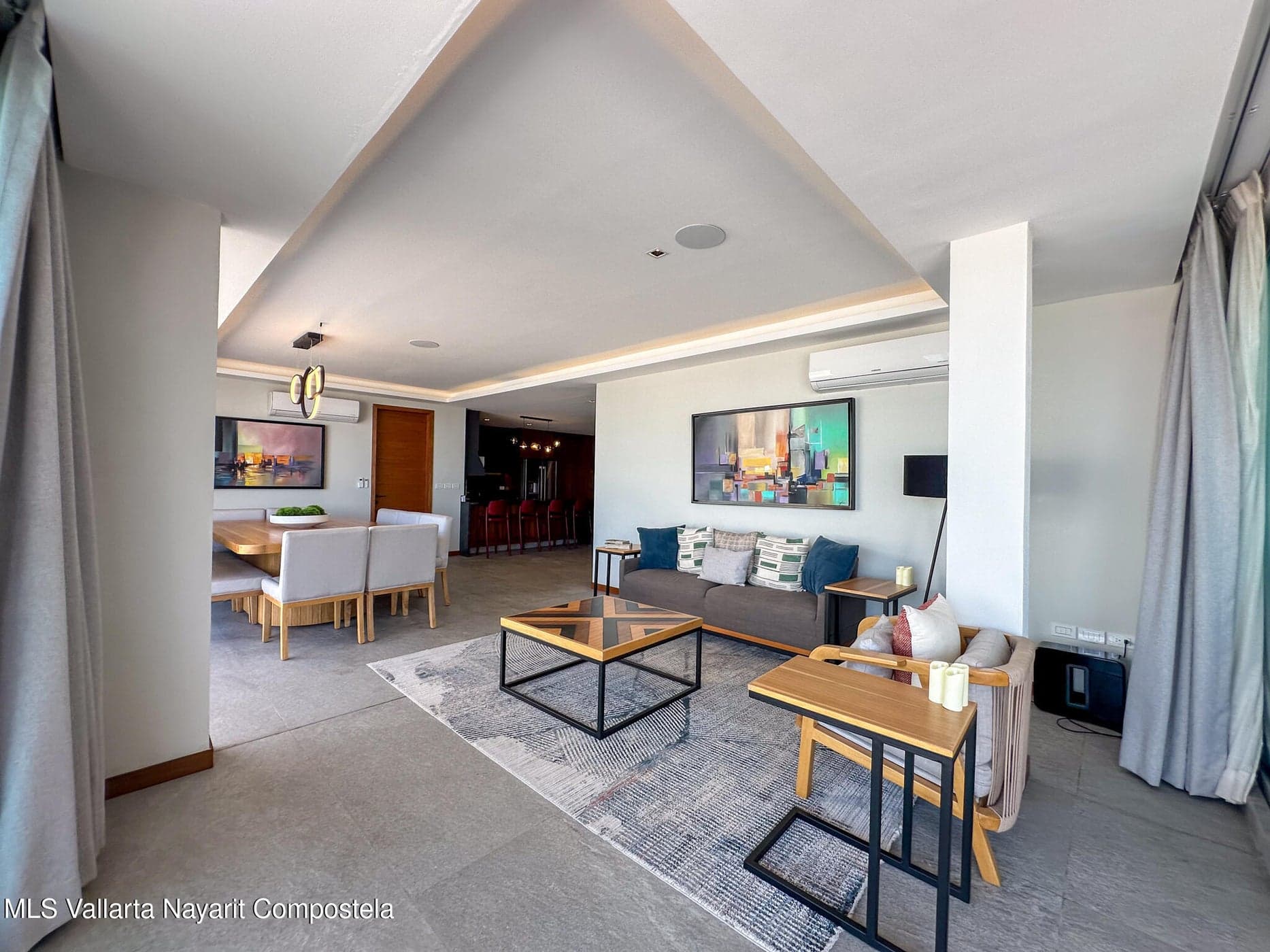 Penthouse Coral Tower 1