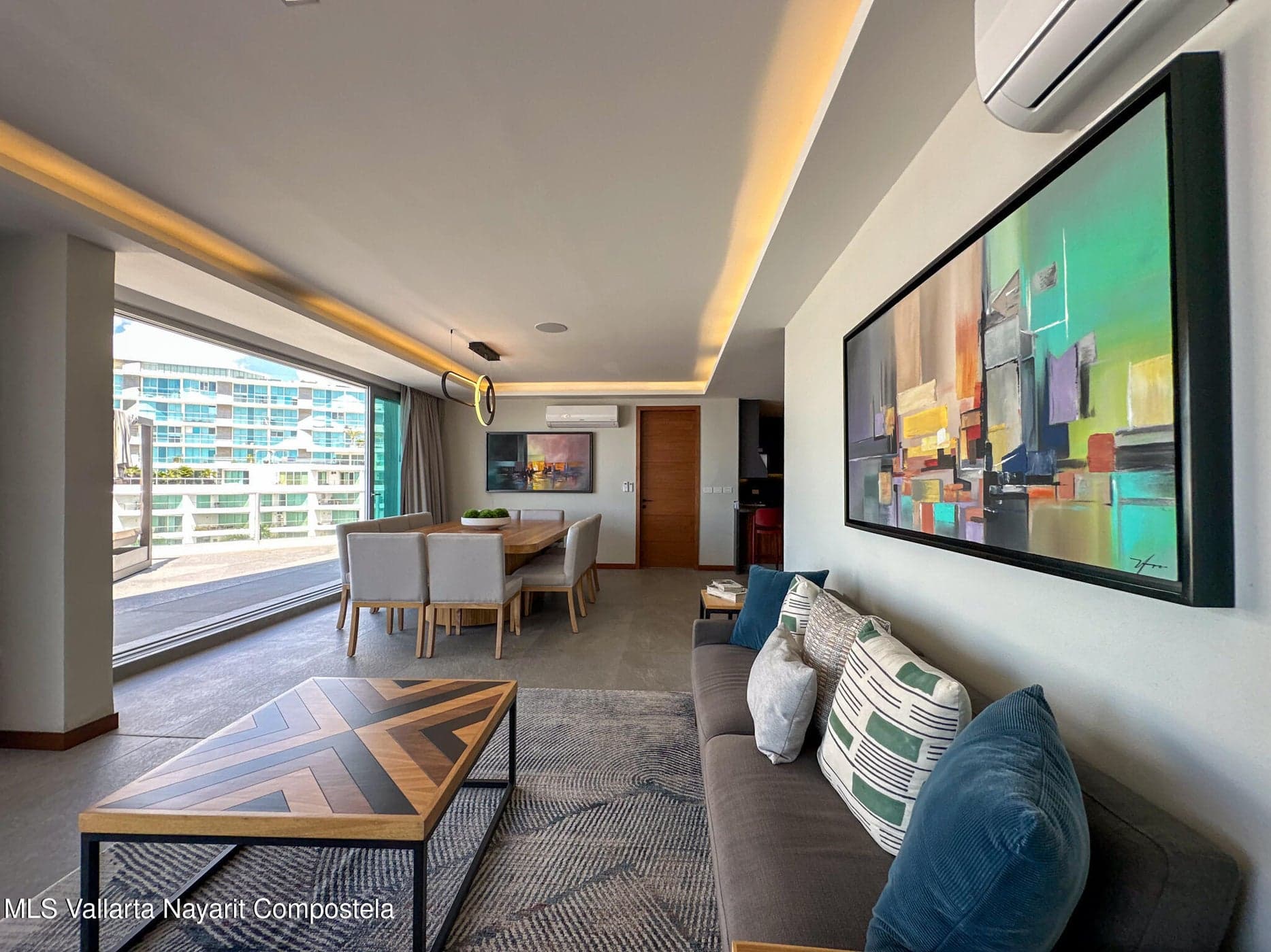 Penthouse Coral Tower 1