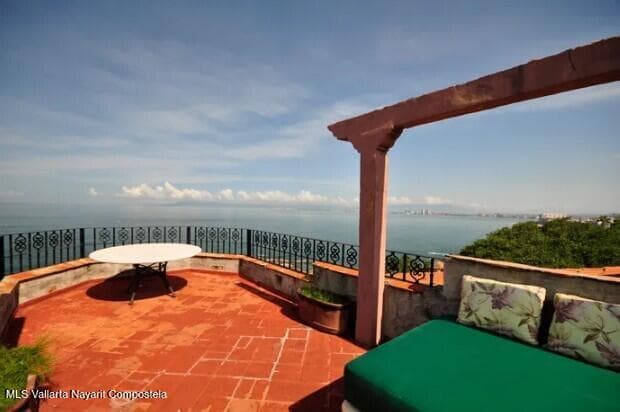 VILLAS BANDERAS PH