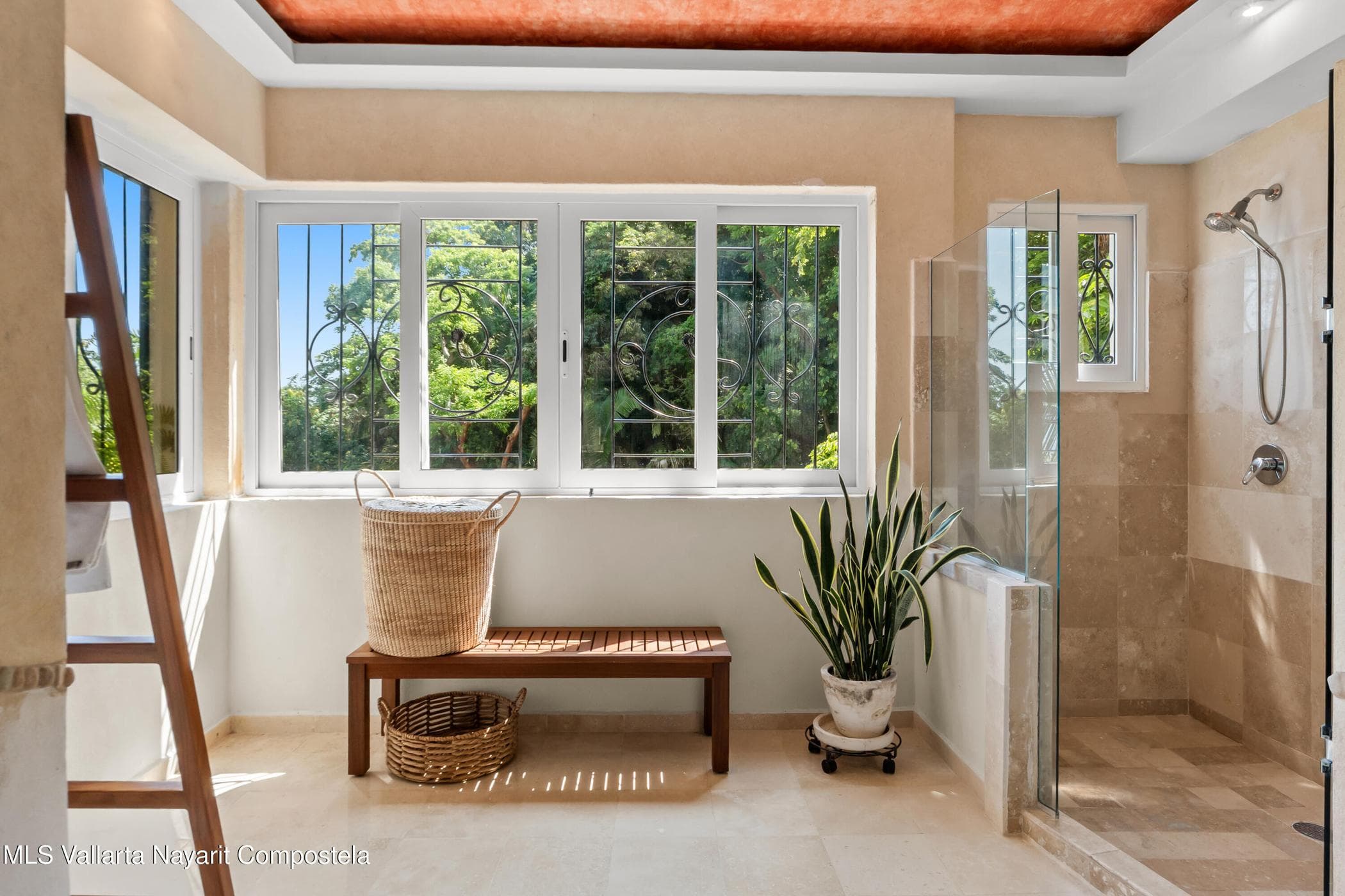 LA CIMA I CONDO 1B