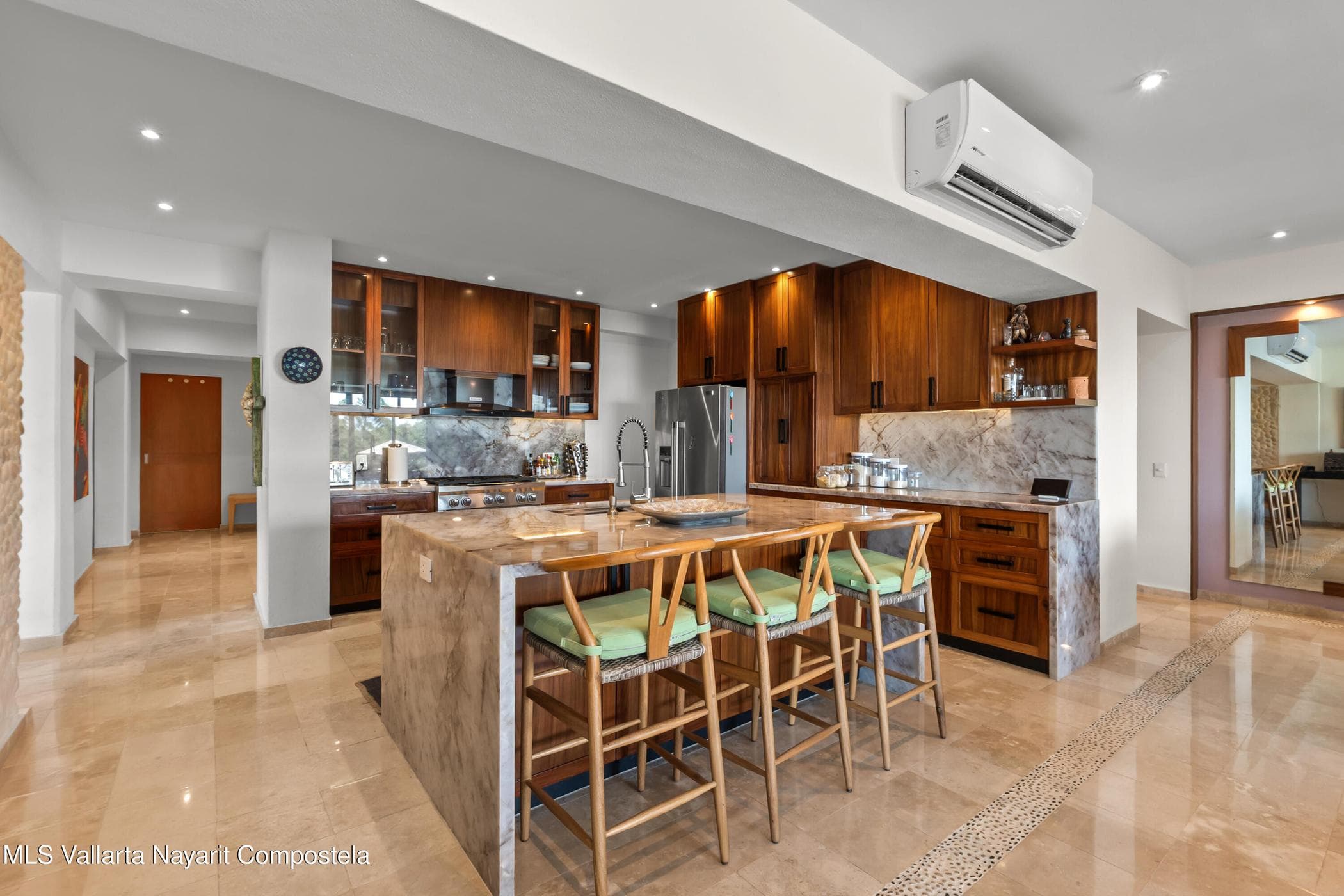 LA CIMA I CONDO 1B